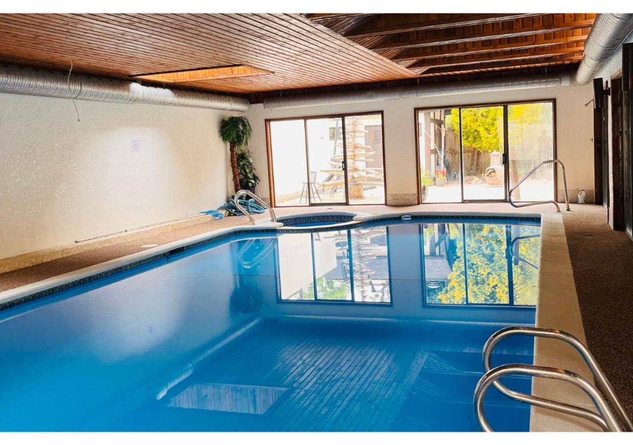 Oceanside Manor - Golf Course View Bed & Breakfast Qualicum Beach Ngoại thất bức ảnh