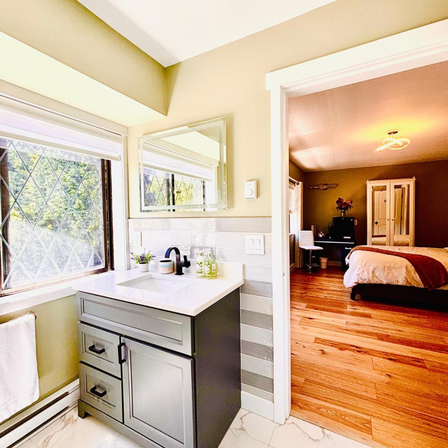 Oceanside Manor - Golf Course View Bed & Breakfast Qualicum Beach Ngoại thất bức ảnh